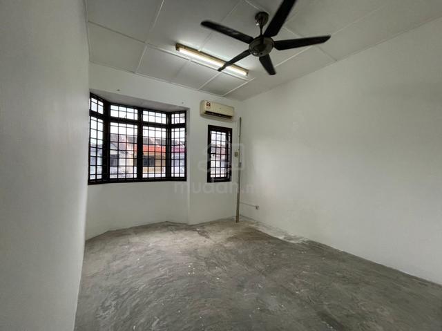 tmn sri yaacob JLN PUTRA 2 sty LOW COST original FULL LOAN freehold 5