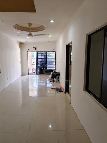 Negotiable! Renovated Unit Teres Setingkat Taman Sri Serdang Selangor 1