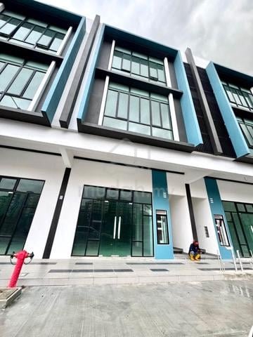 Permas Avenue @ Jalan Permas 3 Storey Shoplot 22x80 Sqft Whole Block 1