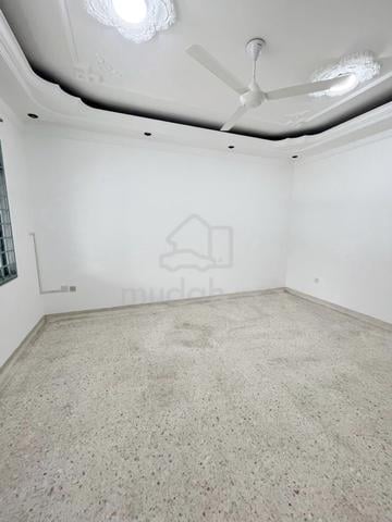 Jalan Molek Double Storey House 4 Bed Auto Gate No Furnished Ciq 1