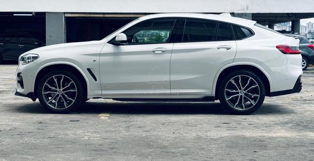 2020 BMW X4 M Performance Carplay Harmon Kardon - 4