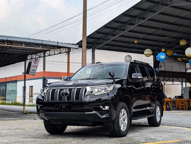 7 SEATER DIESEL 2022 TOYOTA LAND CRUiSER PRADO 2.8 - 4
