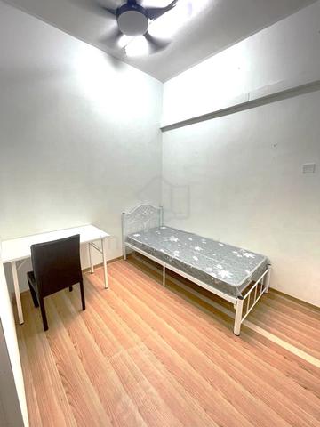 Bt Indah hostel room for rent near TF & LOTUS shopping mall 1