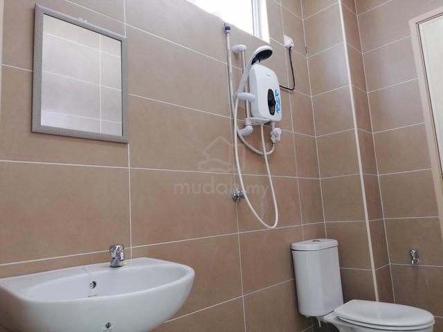 Medium Room at Pearl Villa, Pearl City, Simpang Ampat. Batu Kawan. 5