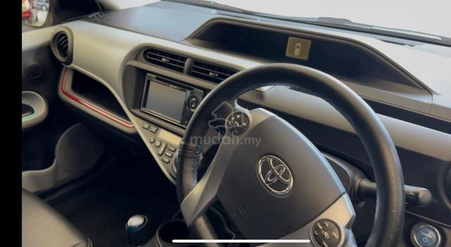 2012 Toyota PRIUS C 1.5 (HYBRID) NHP10R (A) - 3