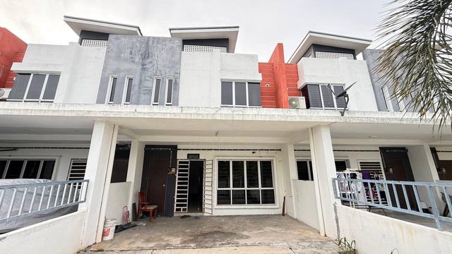 20x77 double storey bandar putera jalan kebun klang 1