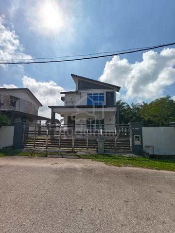 Murah! Double Storey Bungalow Batu Pahat 1