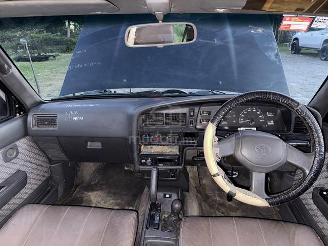 2003 Toyota HILUX 2.5 SR TURBO MY03 KDN190 (A) - 5