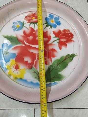 old metal plate - photo 2 of 4