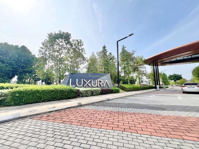 End Lot Luxura Residence Link Villa Twentyfive.7 Kota Kemuning 1