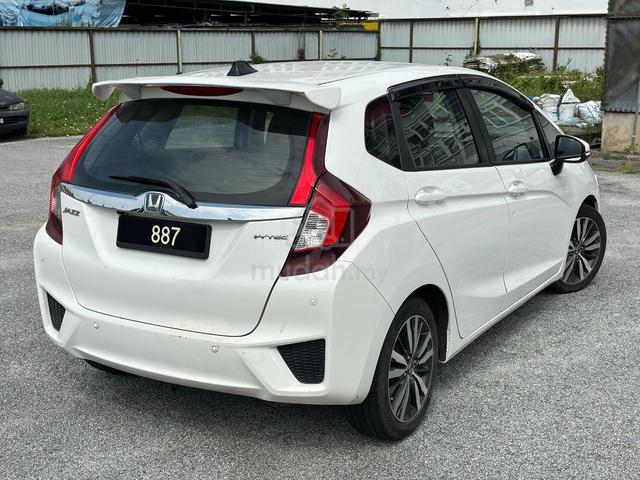 2017 Honda JAZZ 1.5 V (A) FULL LOAN / CASH - 2