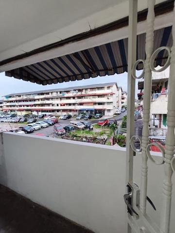 Flat Taman Ungku Tun Aminah 1