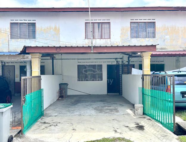 Renovated Taman Melewar, Parit Raja 1