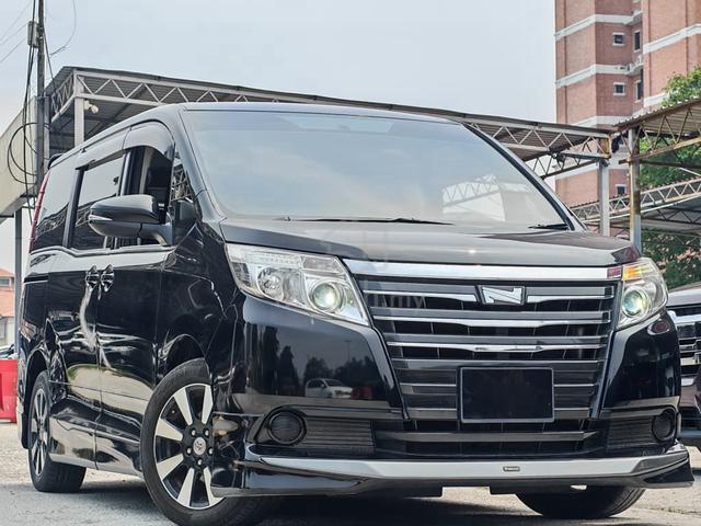 2017 Toyota NOAH 2.0 X VOXY 3 YEARS WRRTY CAR KING - 1