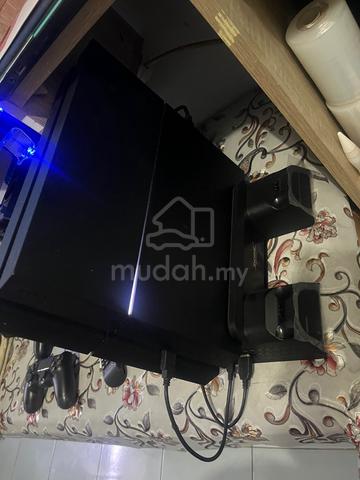 Playstation 4 - photo 4 of 6
