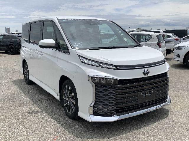5AA GRADE🎉17K KM🎉RDY STOC 2024 Toyota VOXY 2.0SZ - 1