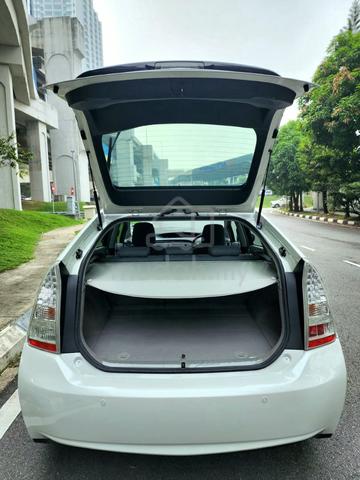 Toyota PRIUS 1.8 (HYBRID) 1 OWNER USED OFFER PRICE - 4