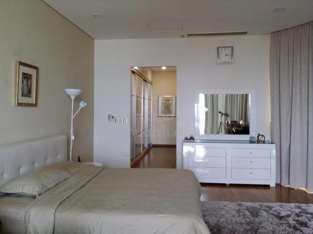 8 Gurney ( The Shore ) 1
