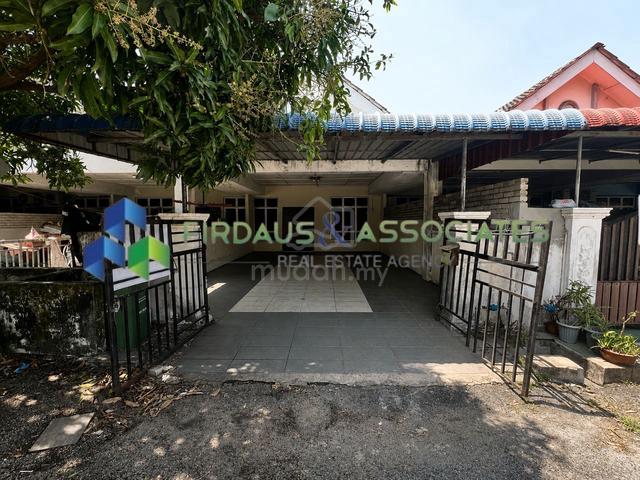 Teres Setingkat Balok Makmur, Kuantan 1