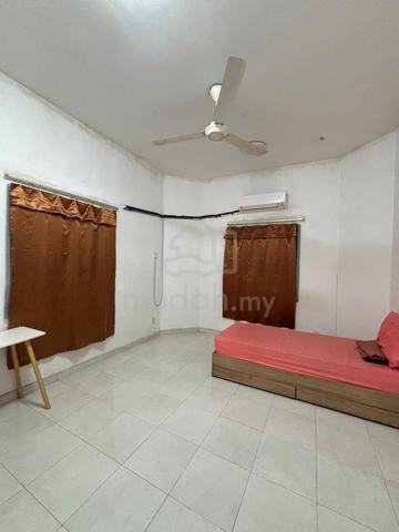 Seremban Room @banglo free carpark near Public Bank HTJ Mawar IMU KTM 1