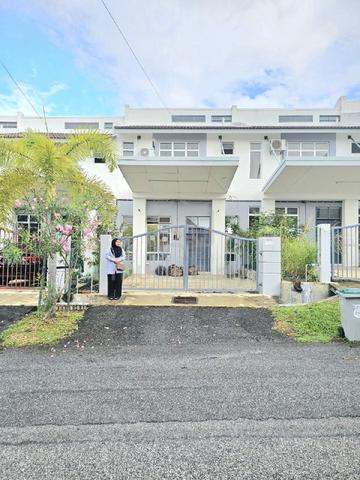 NON BUMI 4 BEDROOMS 2 Storey Terrace Taman Kelubi Idaman, Jasin 1