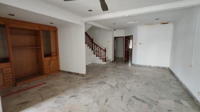 Double Storey 20x75 Freehold Kitchen Extend Wawasan Puchong Jaya Guard 1