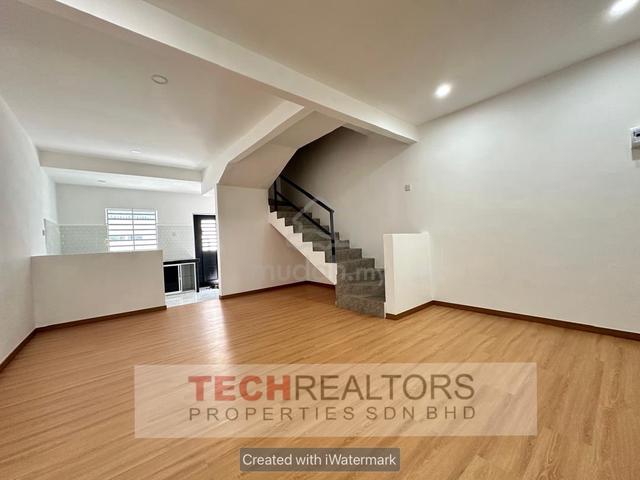 3 Storey Terrace For Sale Tmn Bandar Baru (Ria Indah) 1