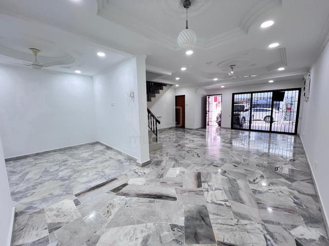 Double storey 2sty landed 20x85 Bandar Baru Selayang extra land Garden 1