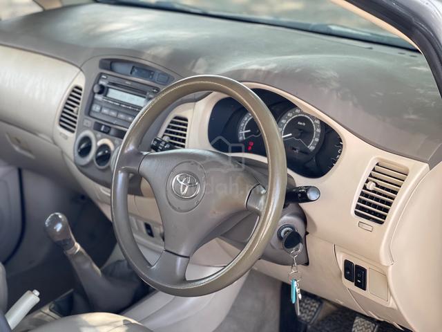 2005 Toyota INNOVA 2.0 E (M) - 4