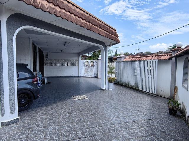 Tun Aminah single storey Corner Lot for Sale / walking 5 min to PASAR 1