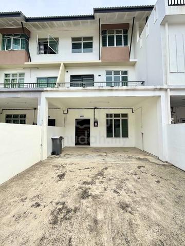 Scientex Utama Senai Kulai 2.5 Storey for Rent Rumah Sewa 1