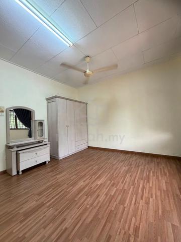 Taman Daya Double Storey House 4Bed 3Bath Fully Furnished 1