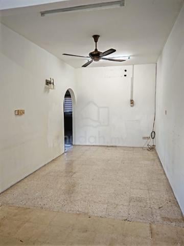 Taman Kota Permai Single Storey Terrace House Windy Unit For Rent !! 1