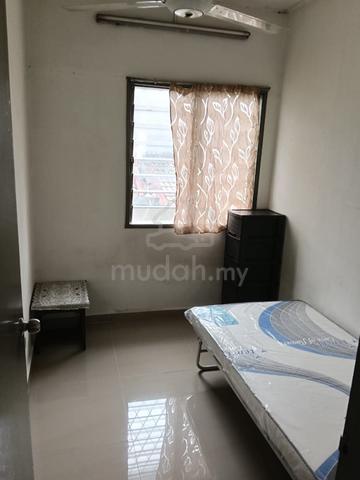 Bilik untuk disewa Tmn Sri Subang 1