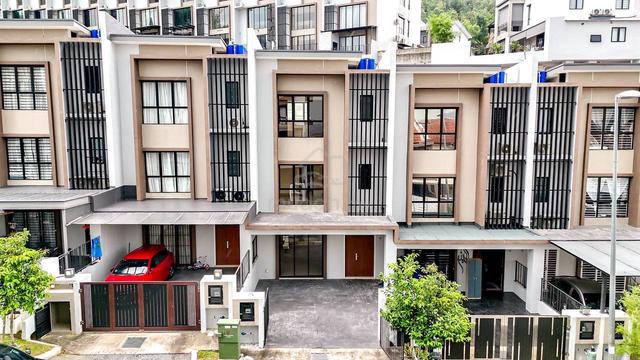 CHEAPEST 3-Storey Terrace Nassim Height Ukay Bistari, Ampang 1