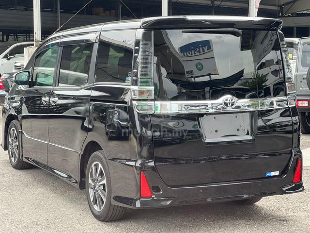 2021 Toyota VOXY 2.0 ZS KIRAMEKI III - 4
