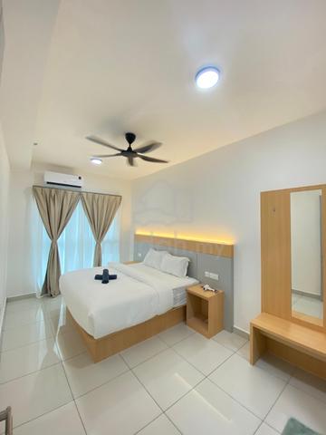 Bond Suites @ ICC 1