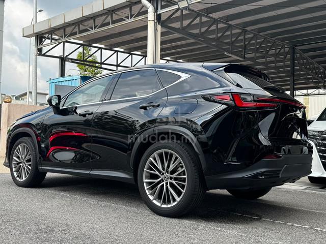 2023 Lexus NX250 Version L , Luxury Red Interior - 5