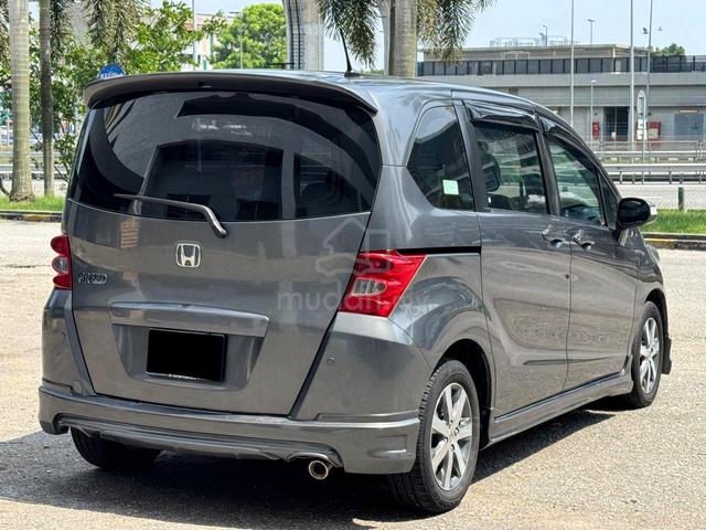 2011 Honda FREED 1.5 E MPV 7ST / 2 PWR DOOR / RCAM - 5