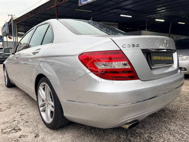 2011 Mercedes Benz C250 CGI 1 Careful Owner C/KING - 2