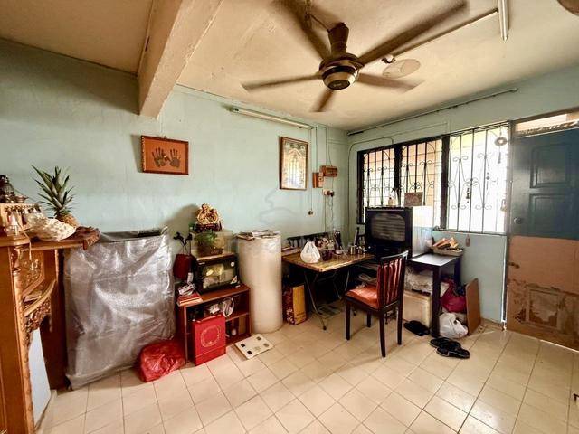 Flat Taman Ungku Tun Aminah 1