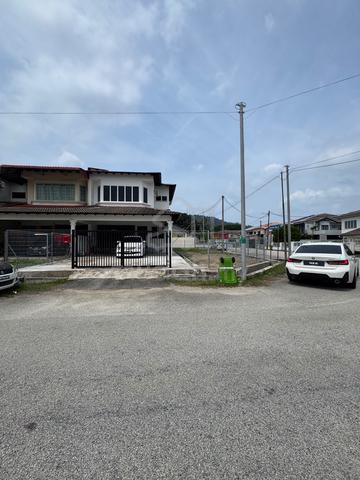 Alor Akar Double Storey Corner Lot For Rent 1