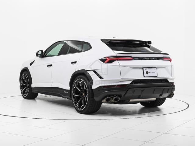 2024 Lamborghini Urus Performante REAR THEATRE - 2