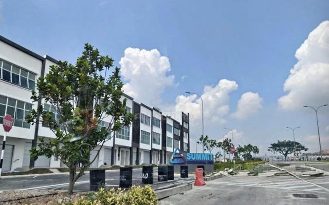 Puncak Tropicana - 3 Storey Shop For Rent 1
