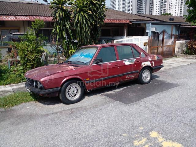 BMW E28 525i (Classic) - Fully Original & Intact - 1