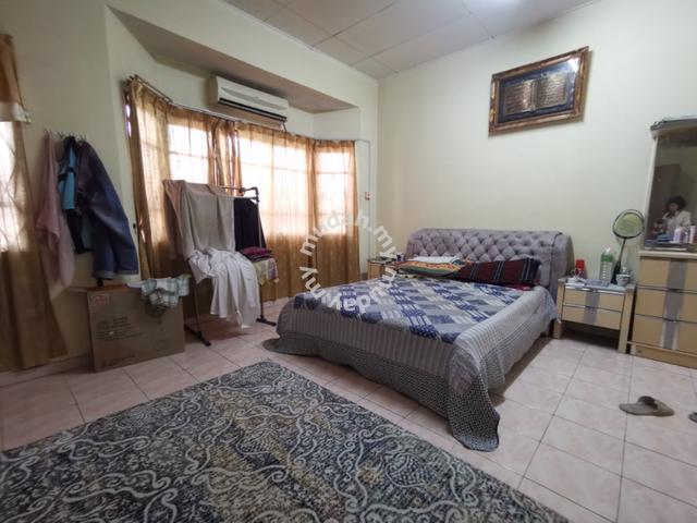 RENOVATED UNIT Batu Belah Klang 2 Storey House Chinese Majority 4