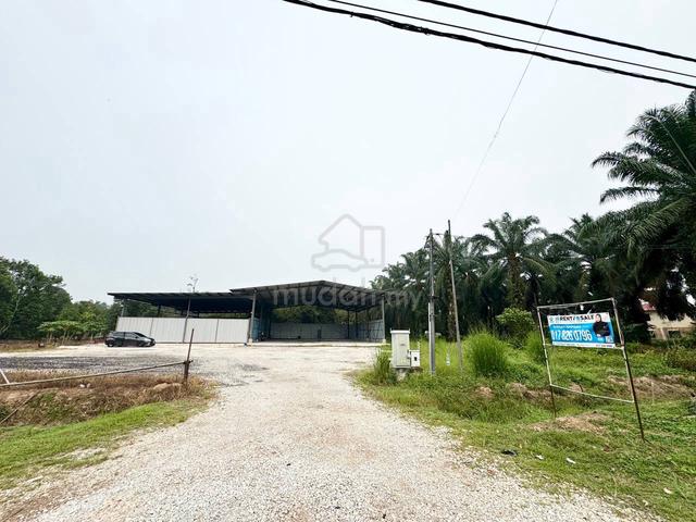 Warehouse For Rent Facing Mainroad @ Benut, Pontian 1