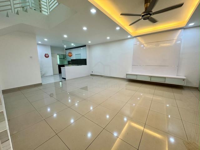 Seri Austin Lakeview Reno Unit For Sale 1