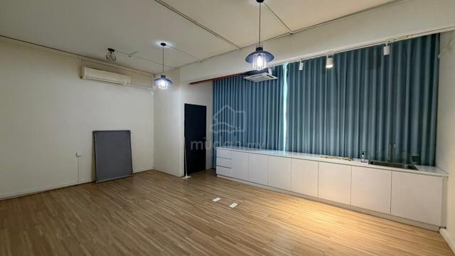 Permas Jaya 11/1a 老街坊facing residences 1st floor shop office 1