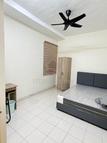 big, new clean room in sunway 1